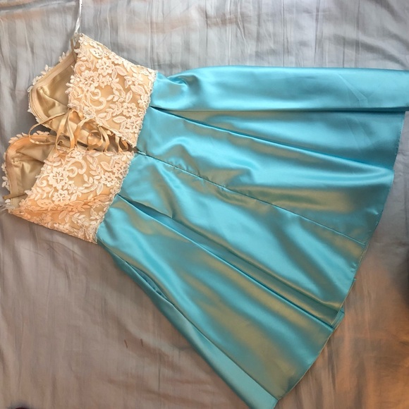 Homecoming/ Prom Dress - Picture 6 of 8